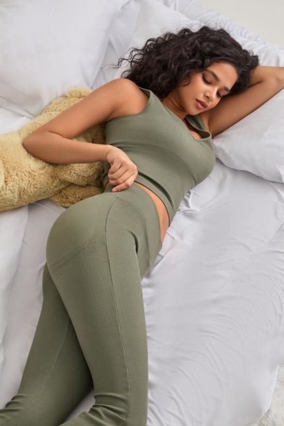 *Market-leading*Comfortable Deep V-Neck Tank Top and legging Set