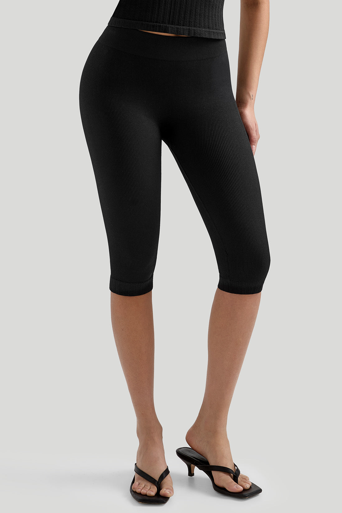 *Market-leading*Trendy Tank top with Ribbed Capri Pants