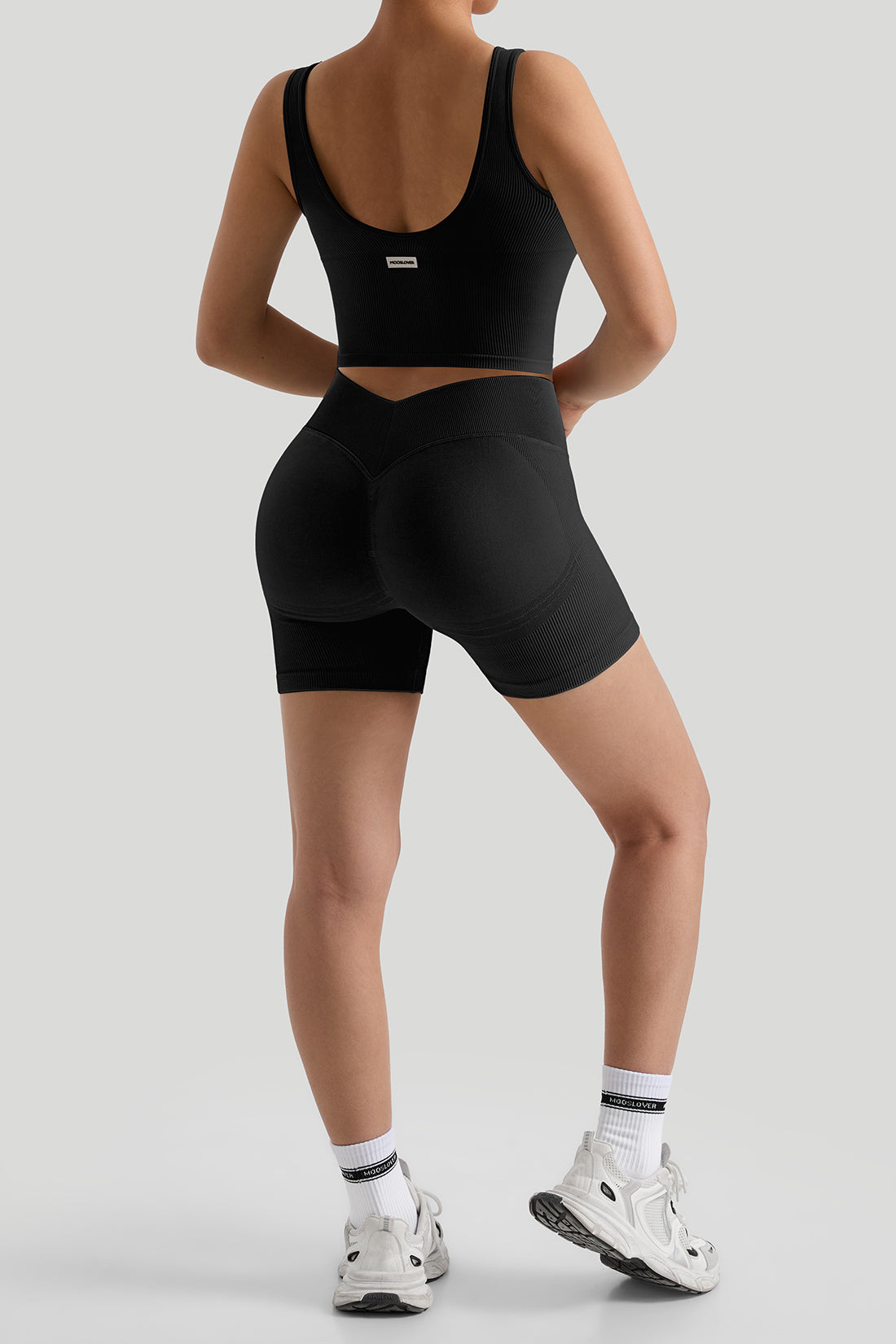 *Market-leading*Comfortable Deep V-Neck Tank Top and short pants Set