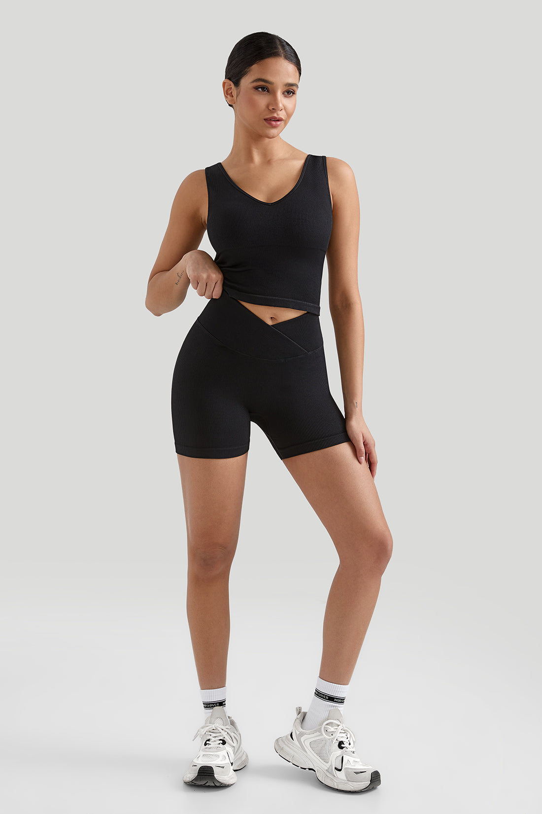 *Market-leading*Comfortable Deep V-Neck Tank Top and short pants Set