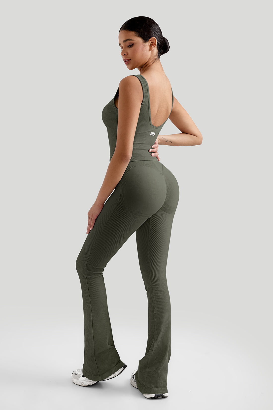 *Market-leading*Comfortable Deep V-Neck Tank Top and legging Set