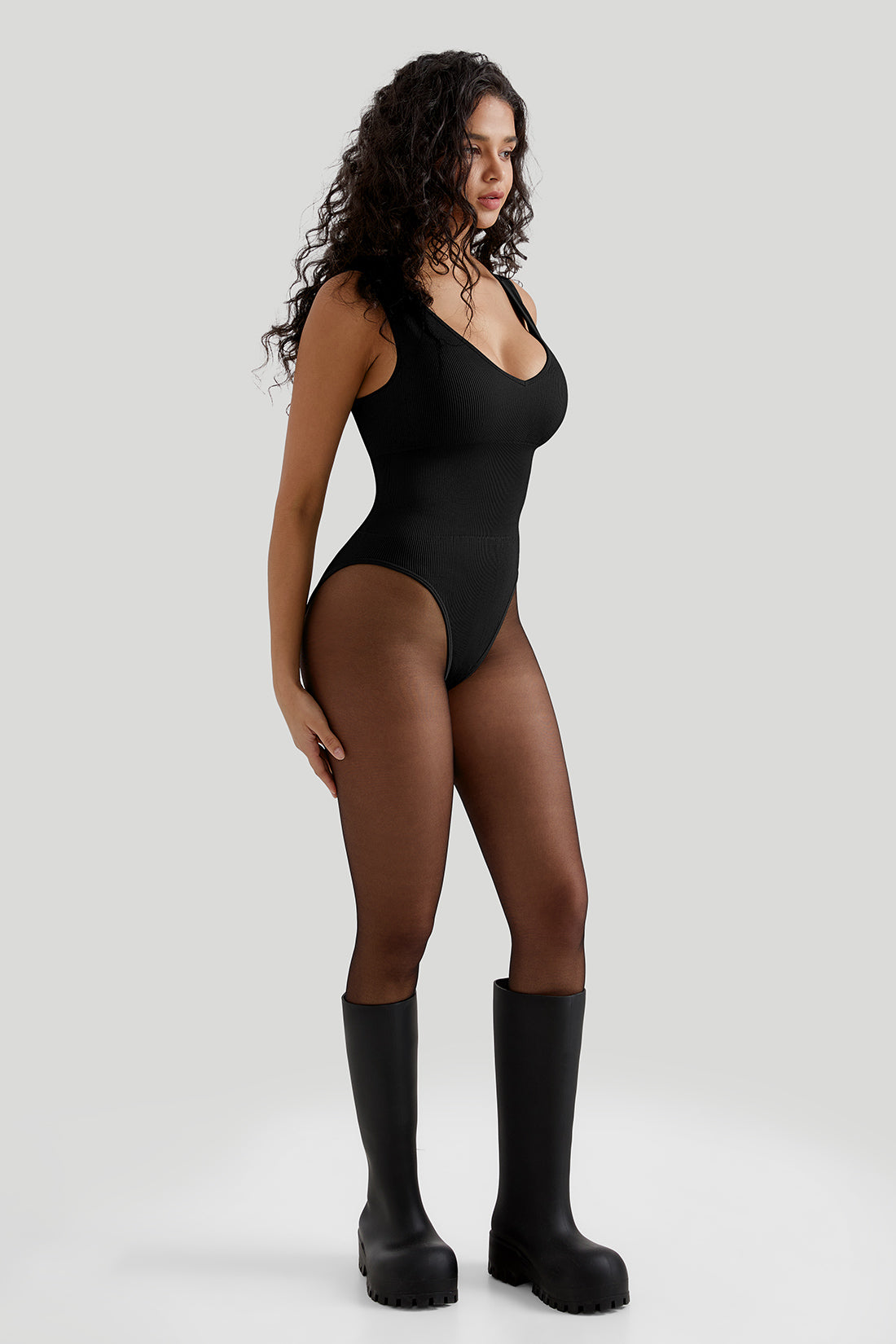 *Market-leading*Comfortable Deep V-Neck bodysuit