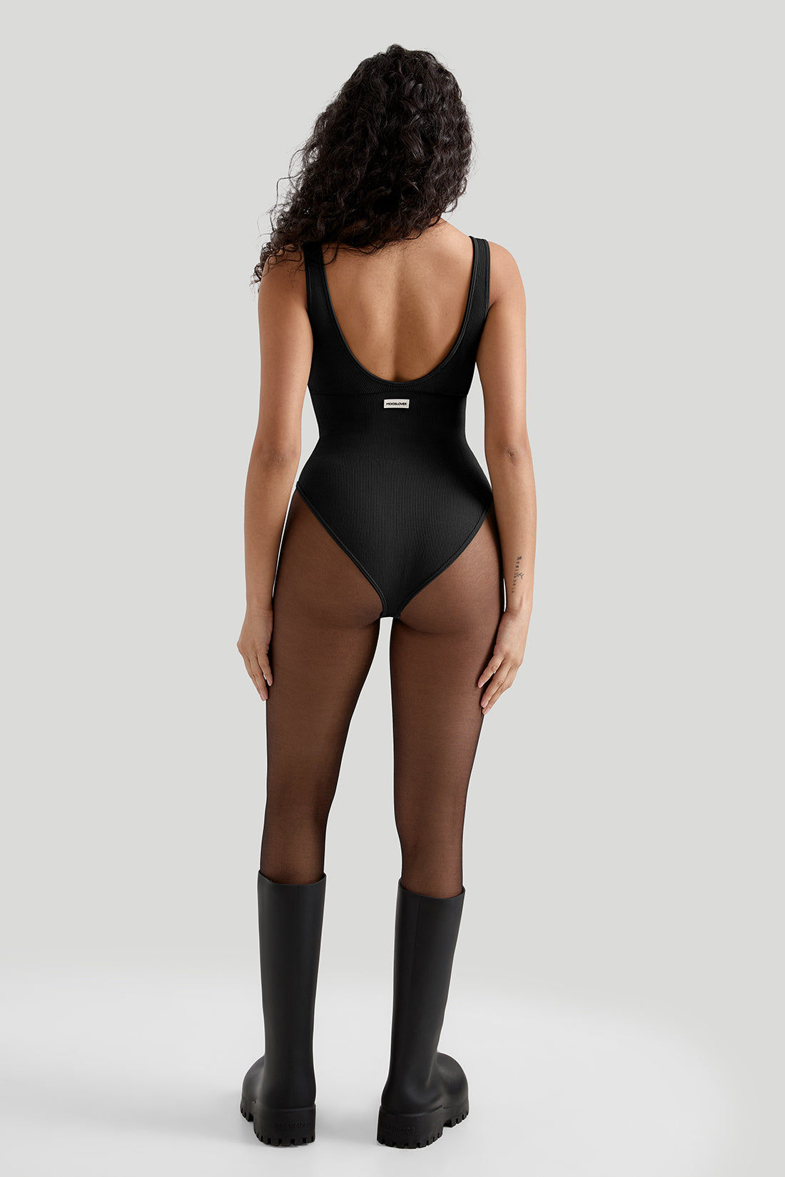 *Market-leading*Comfortable Deep V-Neck bodysuit