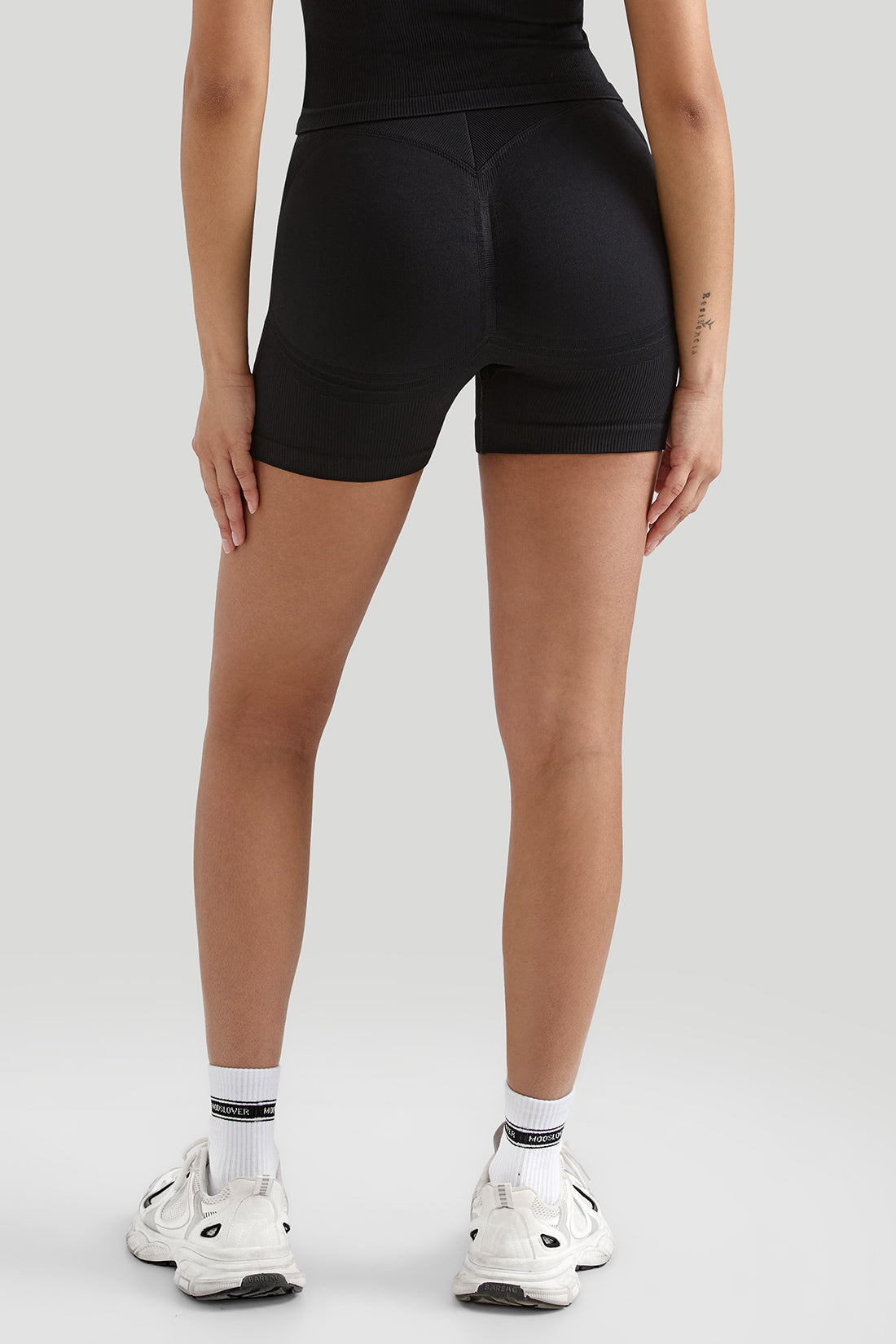 *Market-leading*Comfortable Deep V-Neck Tank Top and short pants Set