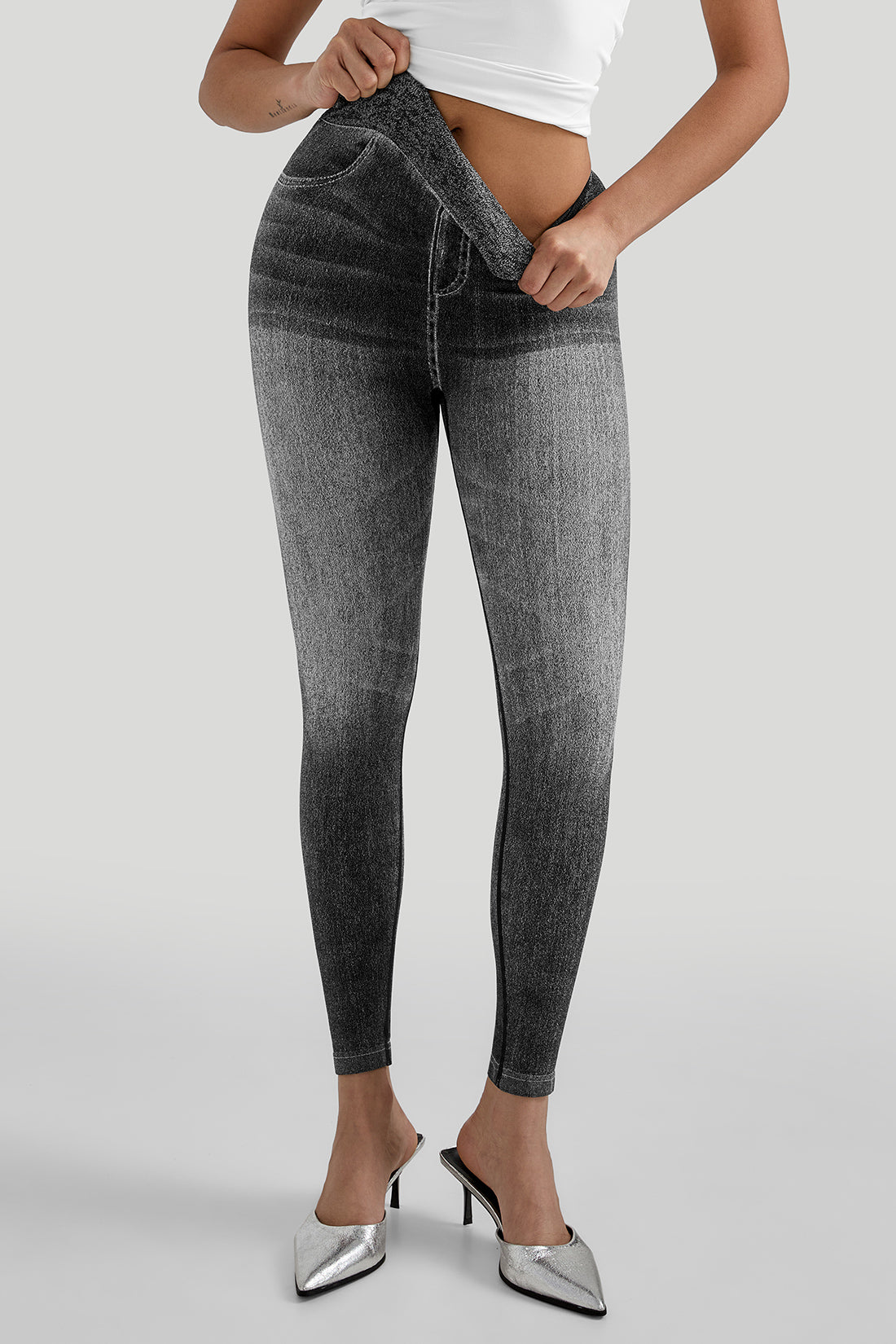 *Market-leading*Stretchy Faux Denim Legging