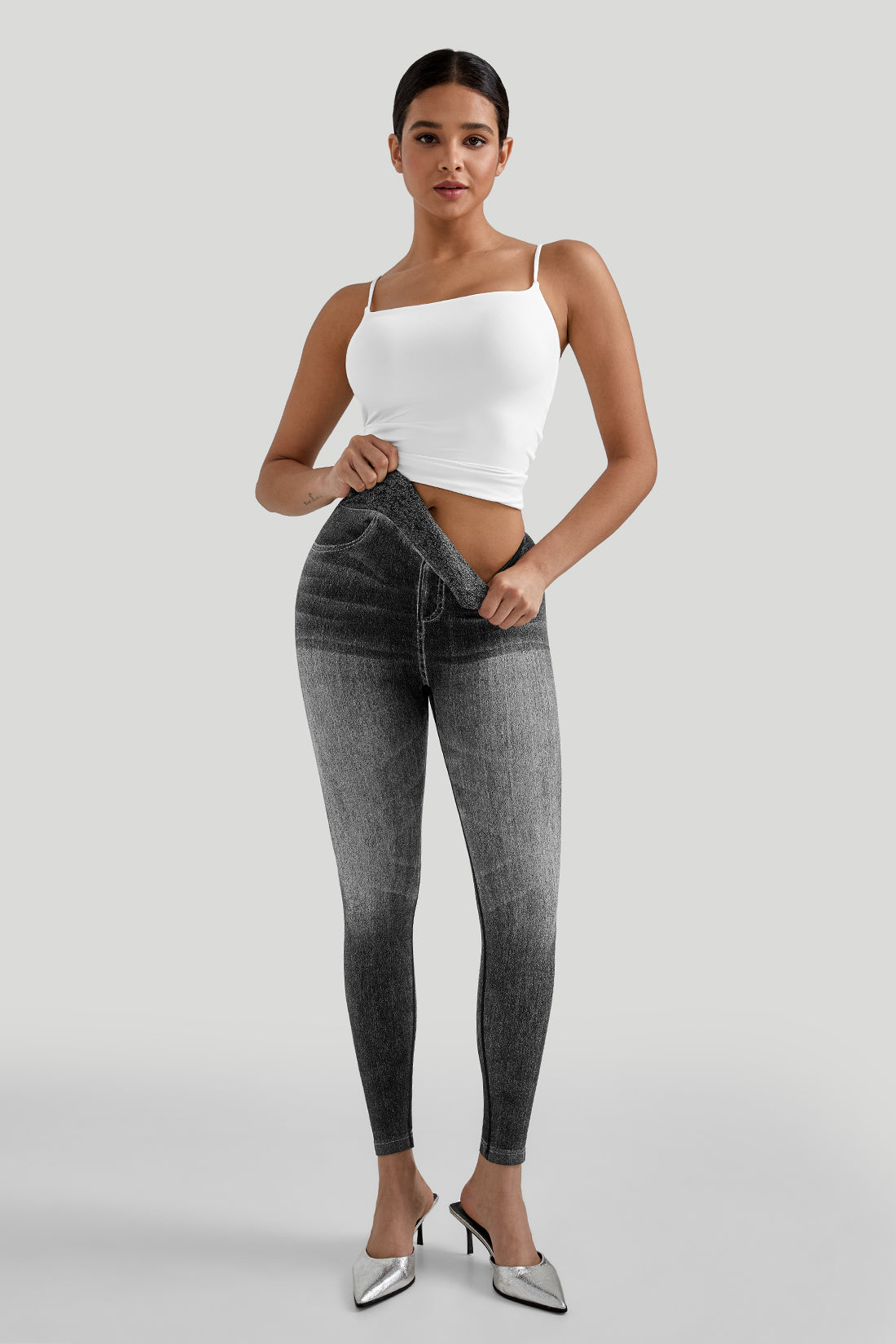 *Market-leading*Stretchy Faux Denim Legging